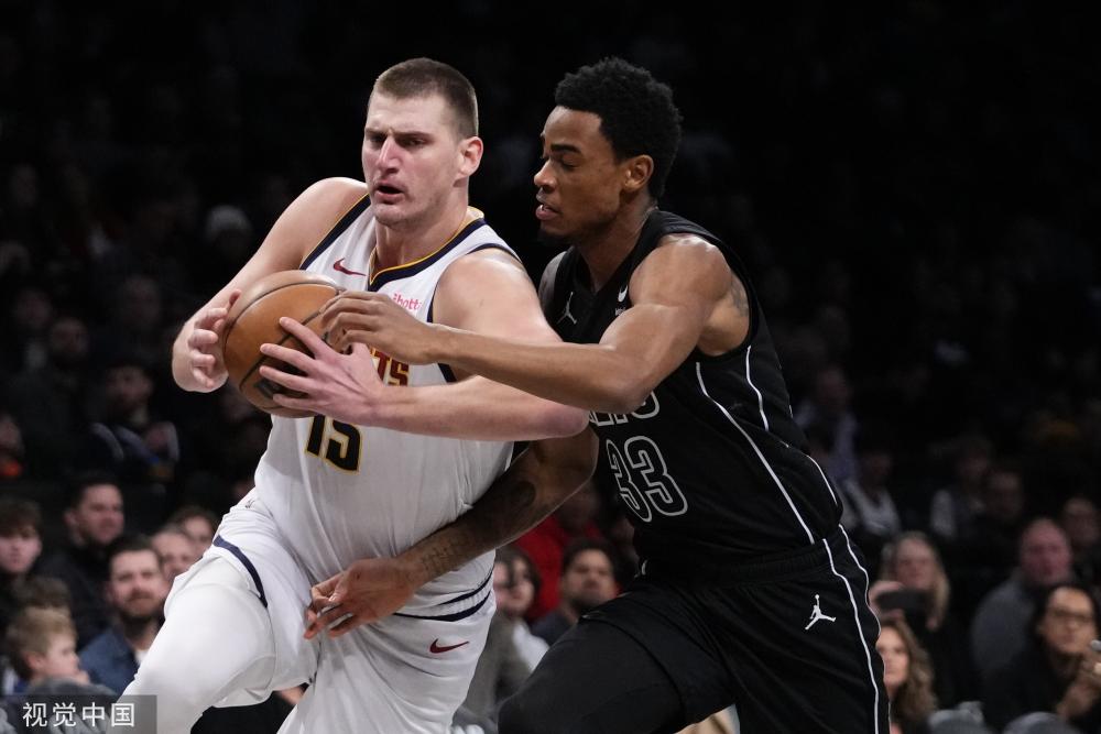 通过敏锐的 通过敏锐的