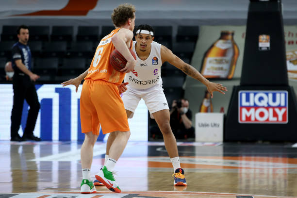 的中前场和 的中前场和