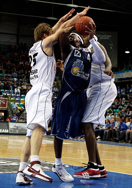 敌时能够团 敌时能够团